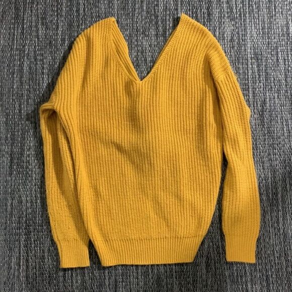 Love tree mustard sweater - Picture 1 of 3